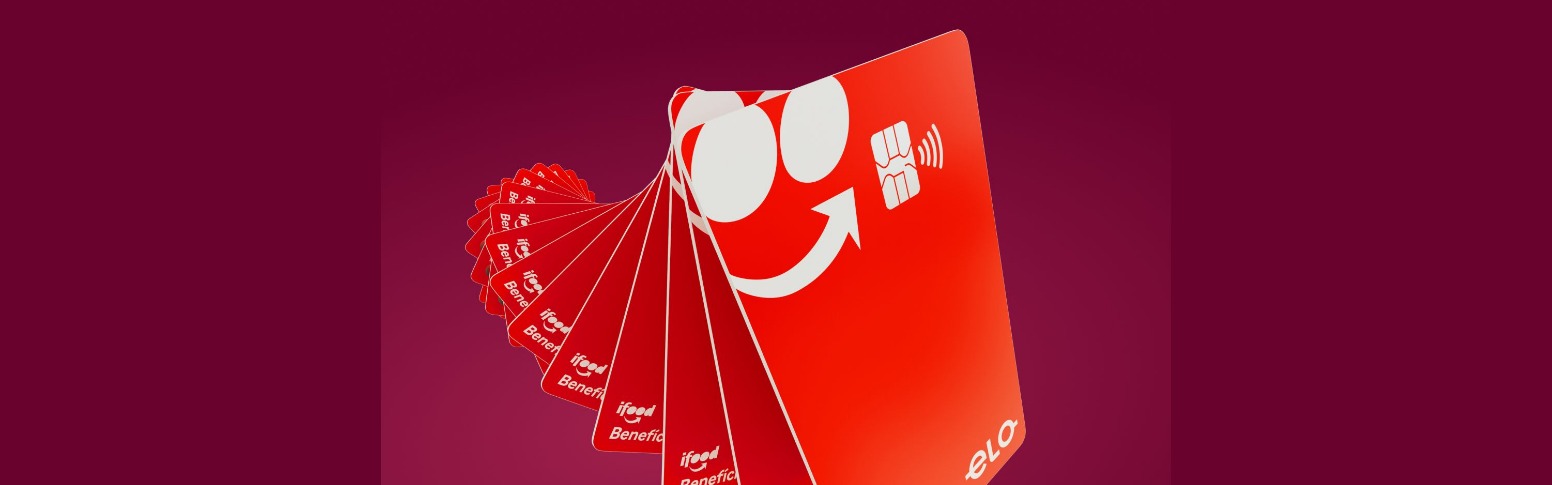 iFood brand hero with red benefit cards